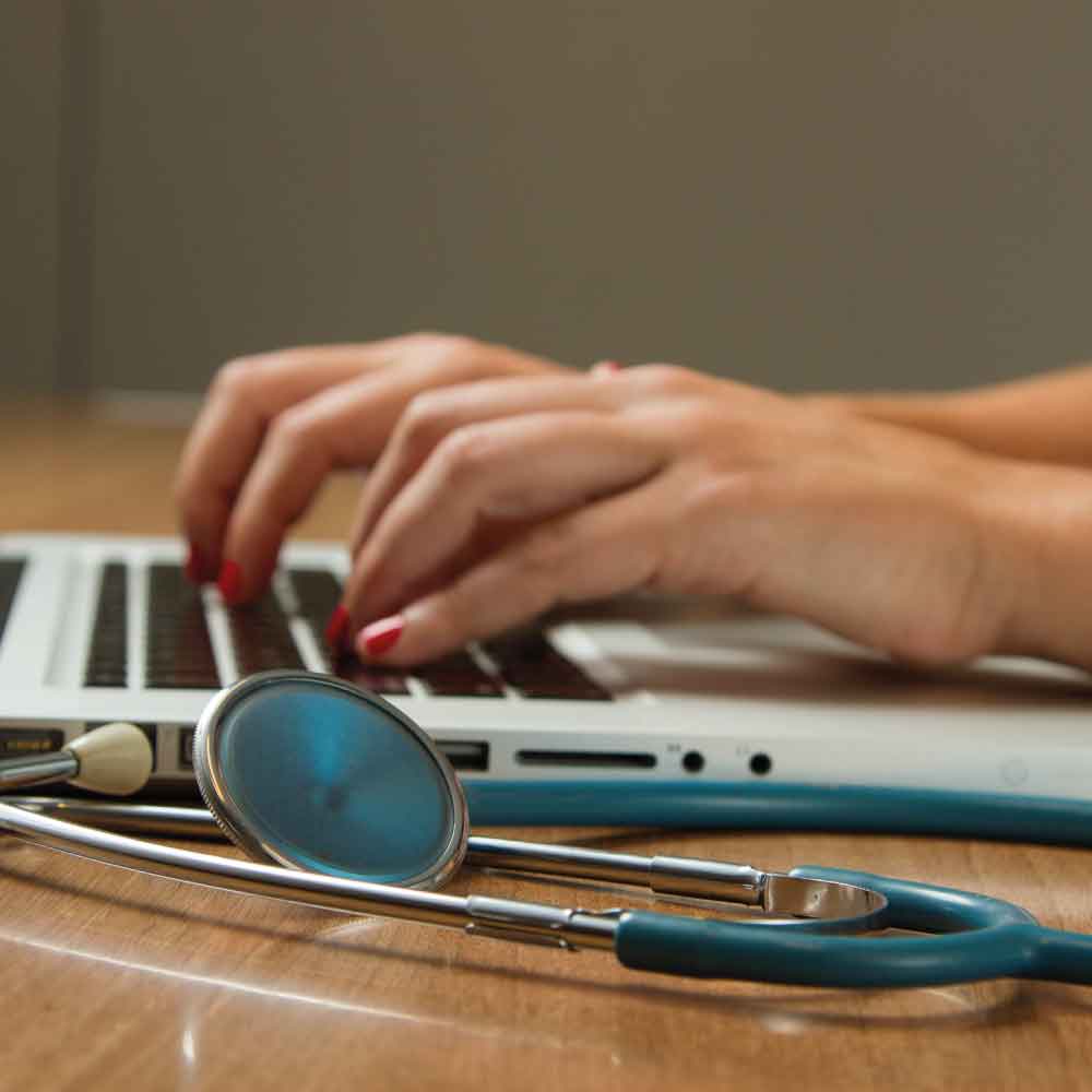 un medecin cherche un emploi
